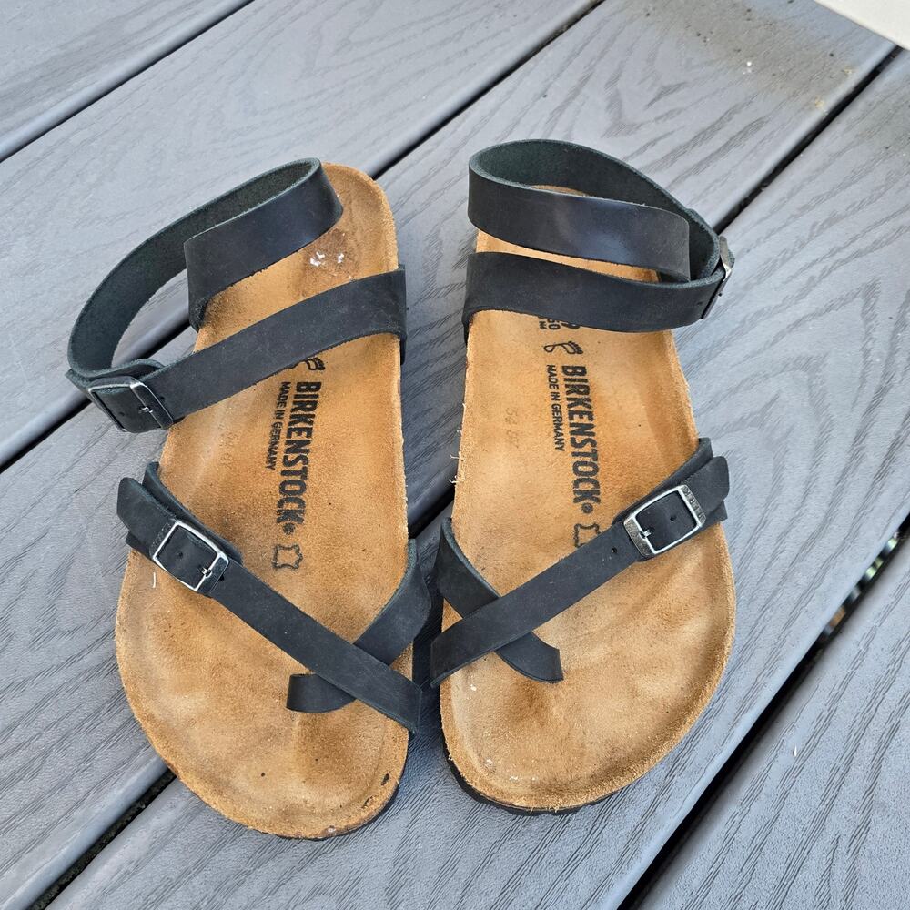 Birkenstock Women's Yara Oil Leather Black Strap Sandals, Size 8 - 8.5